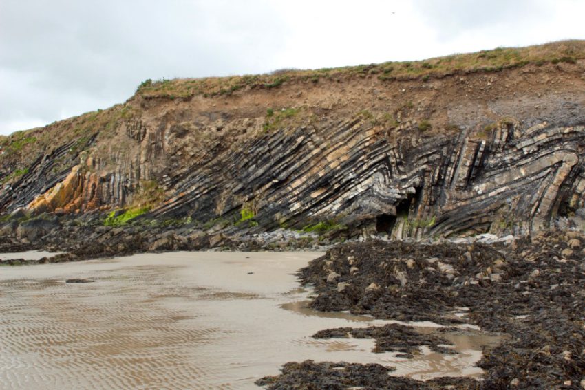 poimukalliot folded rocks